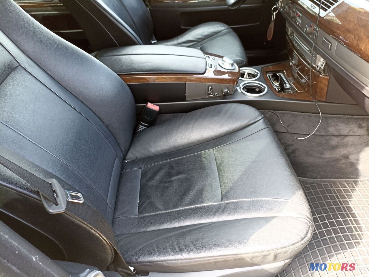 2004' BMW 7 Series photo #6