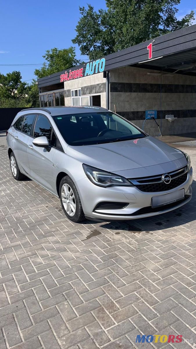 2017' Opel Astra photo #2