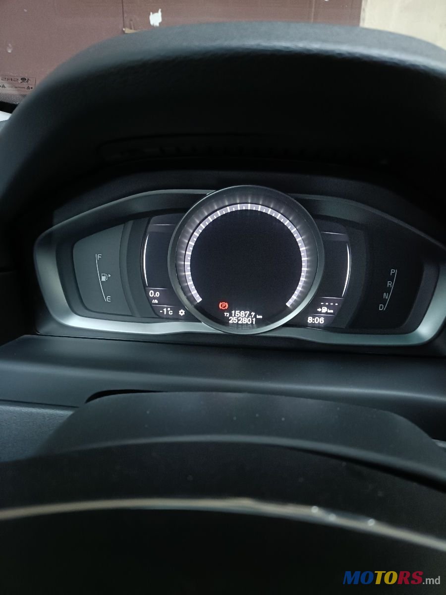 2016' Volvo V70 photo #6