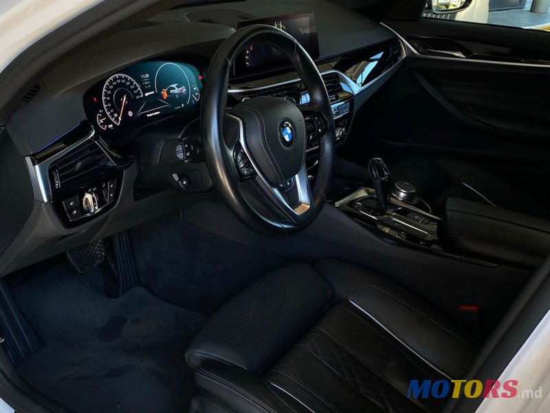 2018' BMW 5 Series photo #4