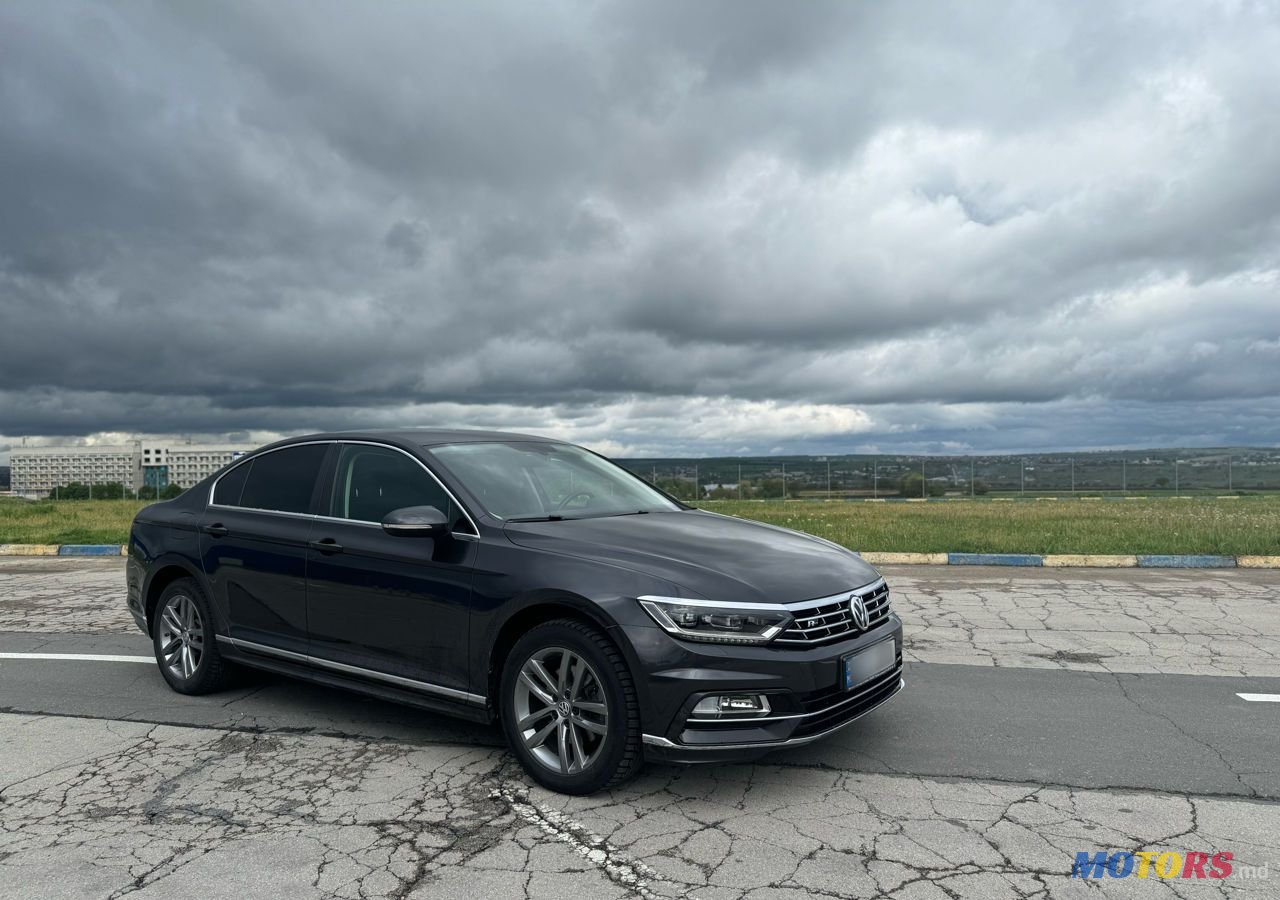 2017' Volkswagen Passat photo #1