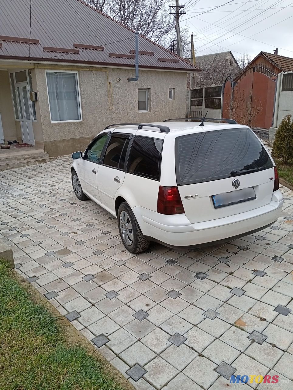 2001' Volkswagen Golf photo #1