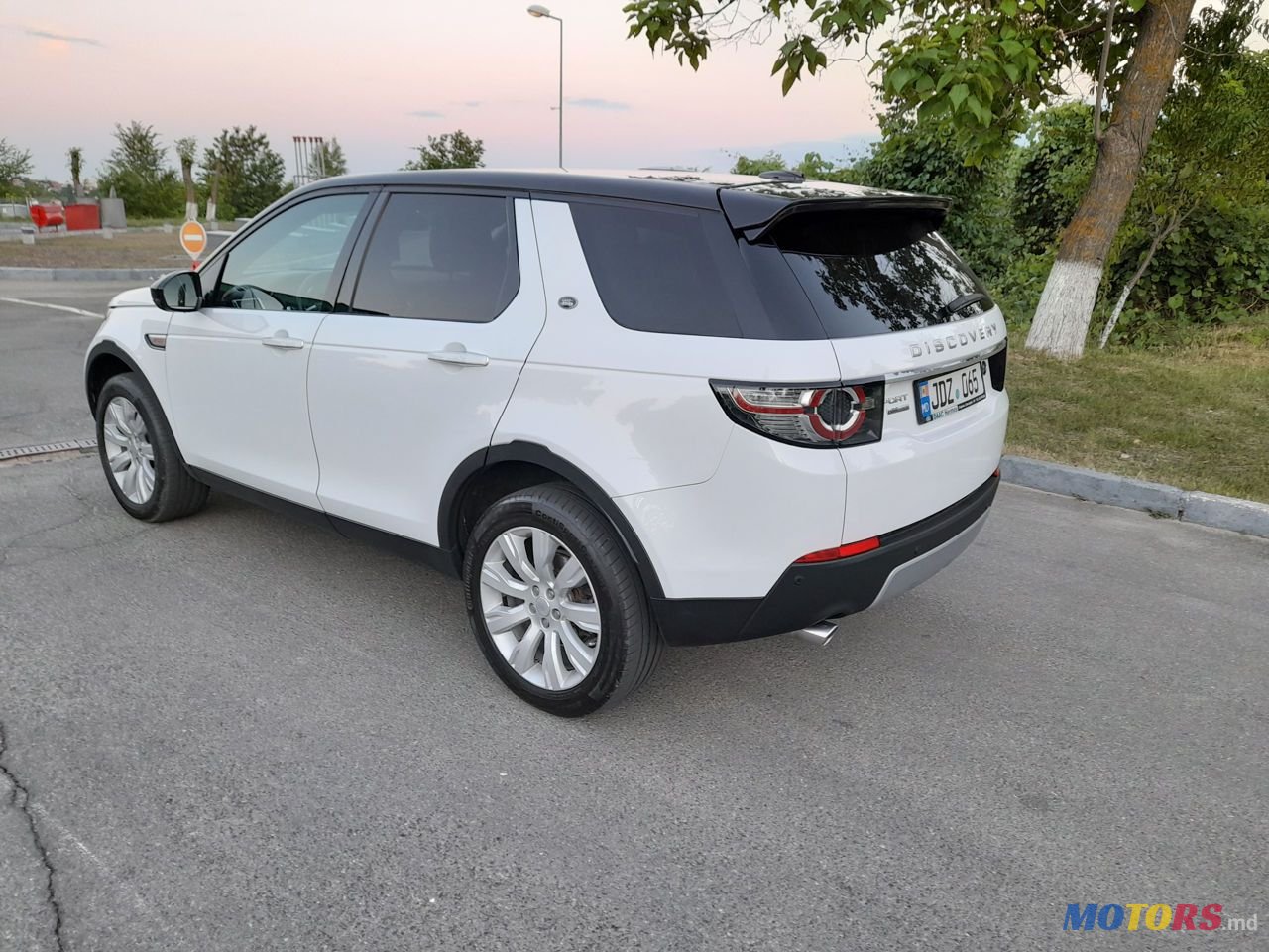 2017' Land Rover Discovery Sport photo #4