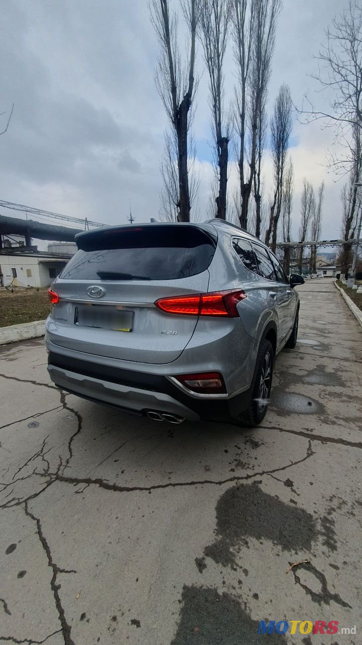 2018' Hyundai Santa Fe photo #3