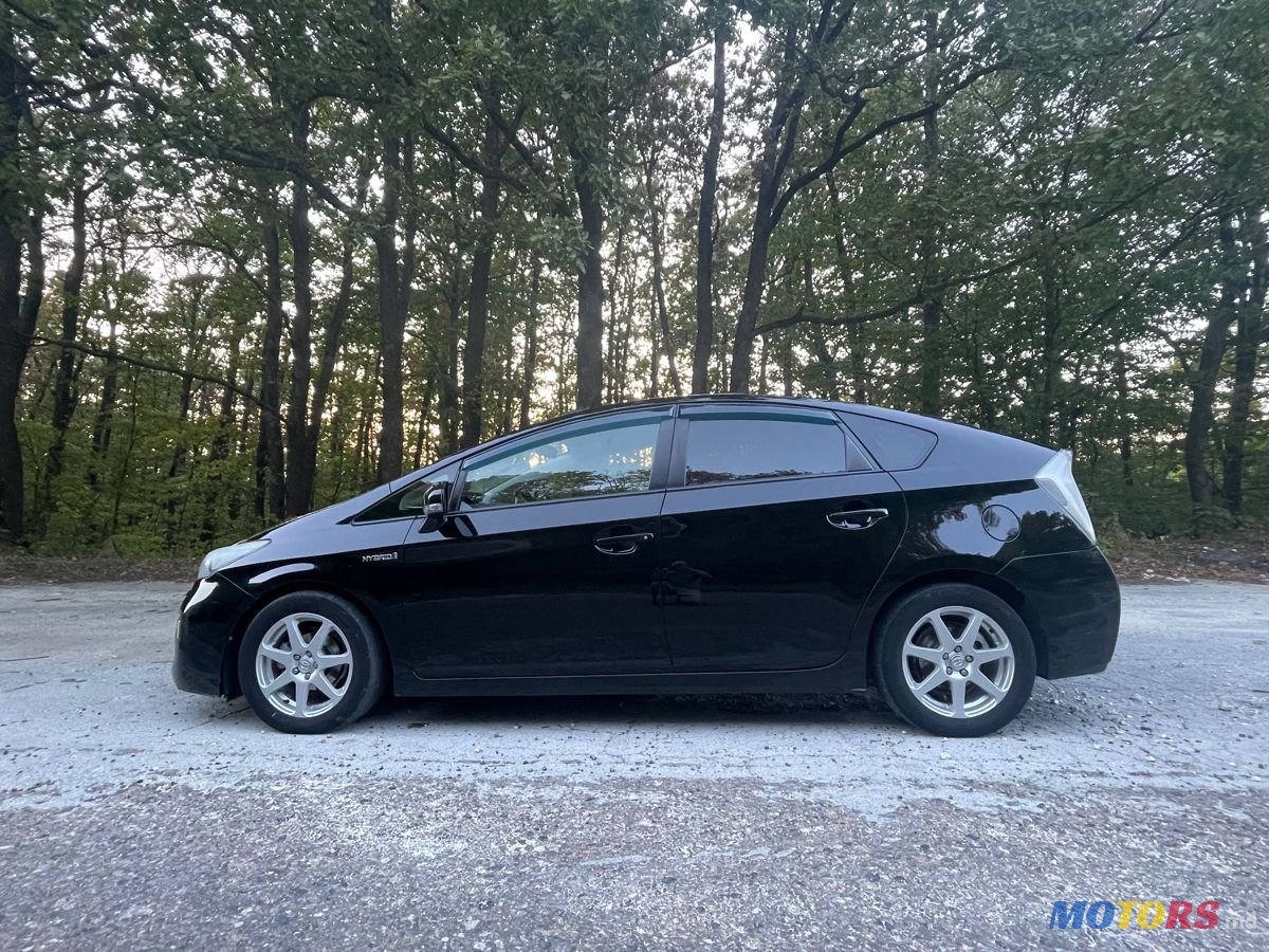 2012' Toyota Prius photo #3