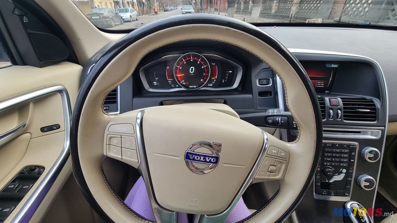 2016' Volvo XC60 photo #2