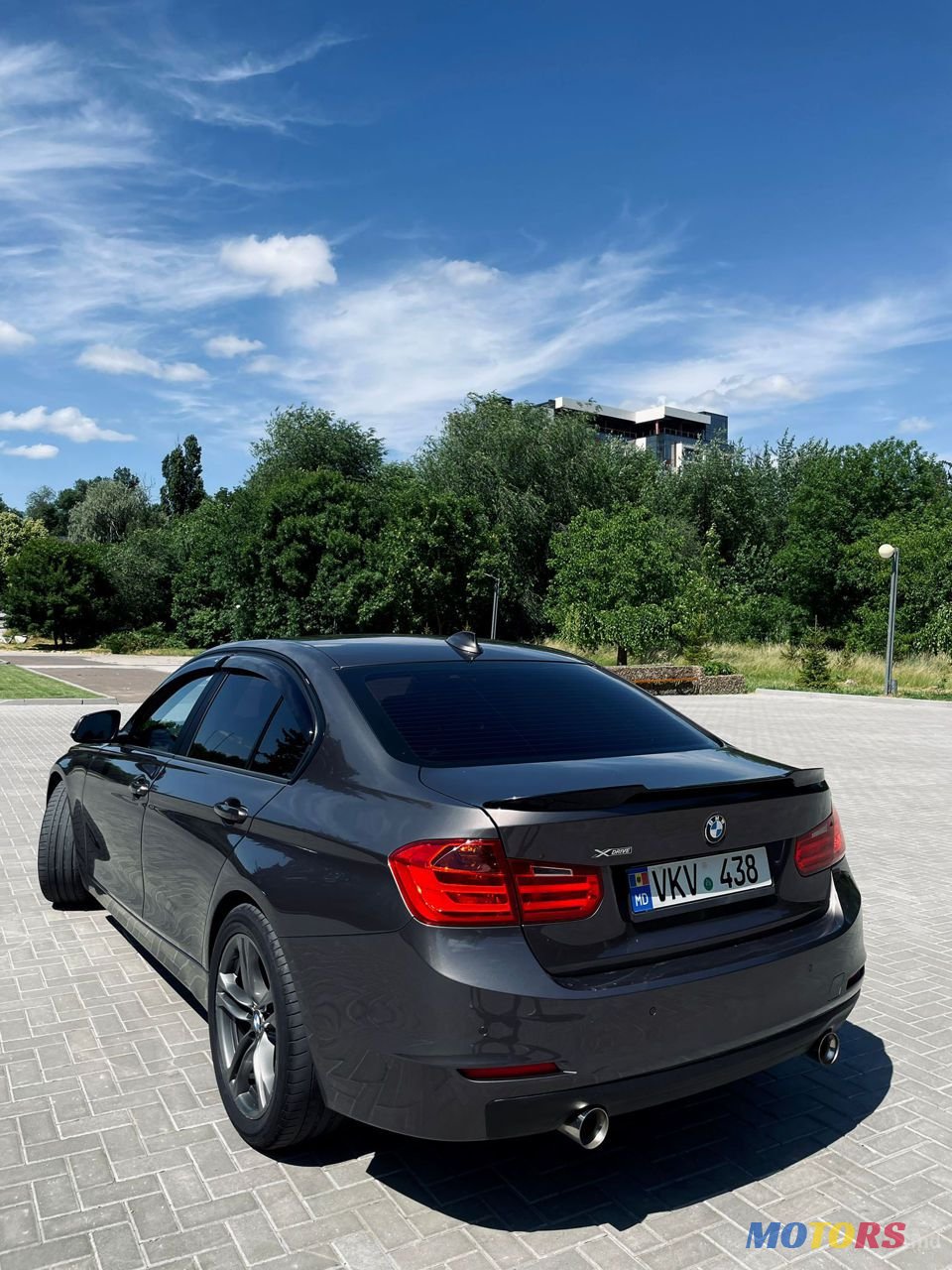 2013' BMW 3 Series photo #2