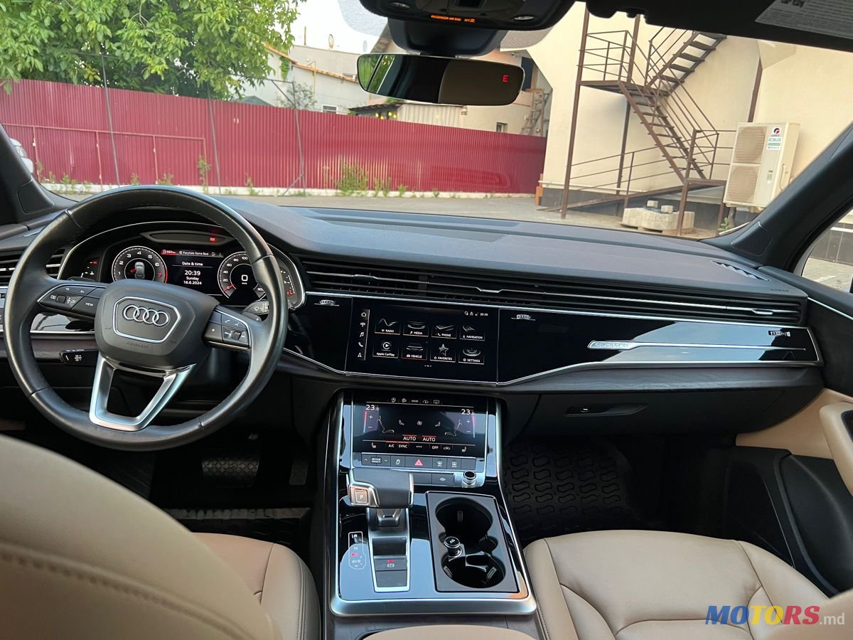 2020' Audi Q7 photo #5