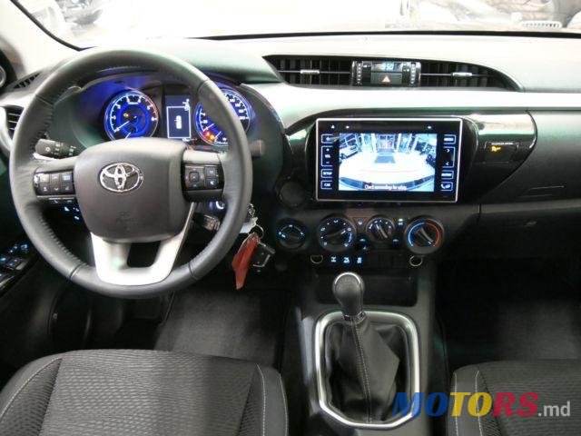 2018' Toyota Hilux UCES MOTORS photo #5
