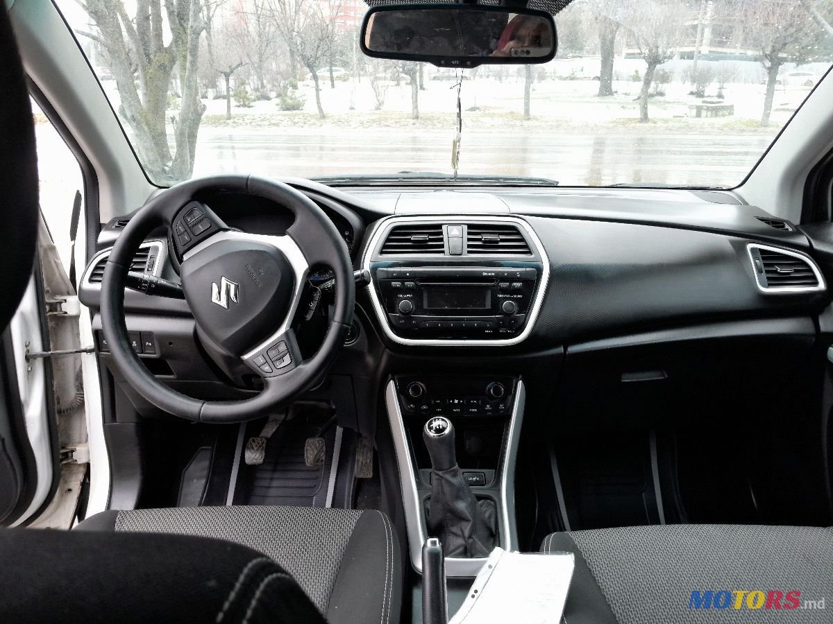 2013' Suzuki S-Cross photo #6