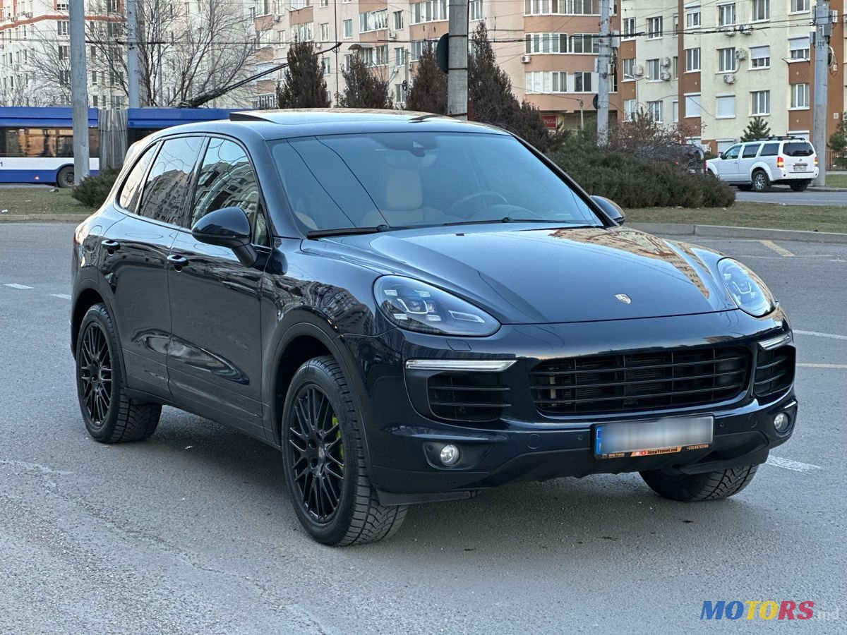 2017' Porsche Cayenne photo #3