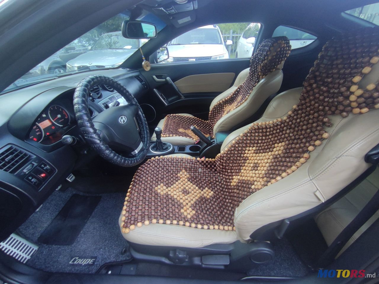 2004' Hyundai Coupe photo #5