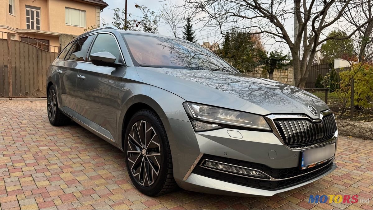 2021' Skoda Superb photo #1