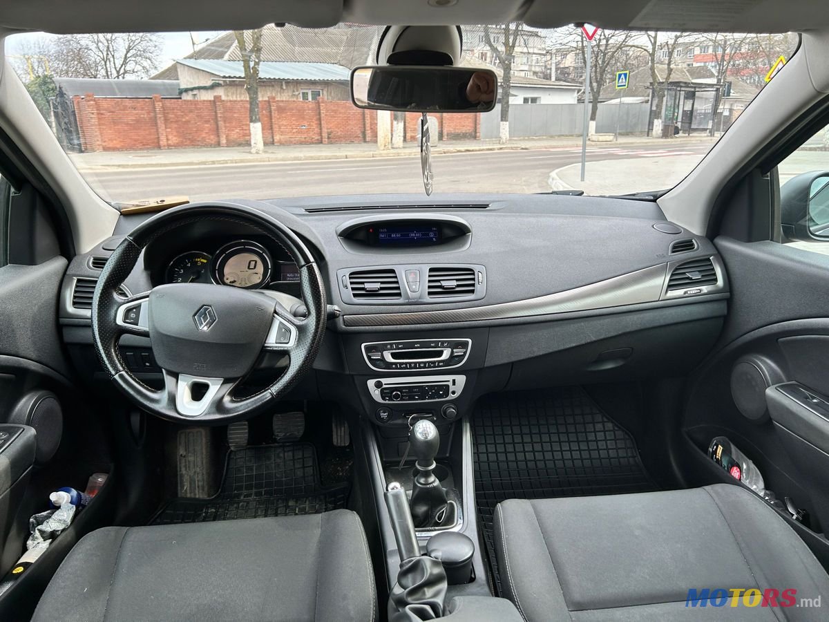 2012' Renault Megane photo #3