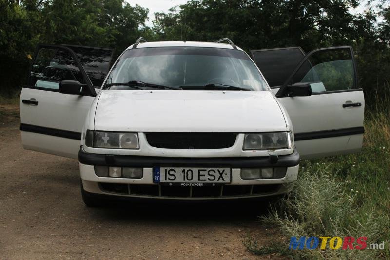 1994' Volkswagen Passat photo #1