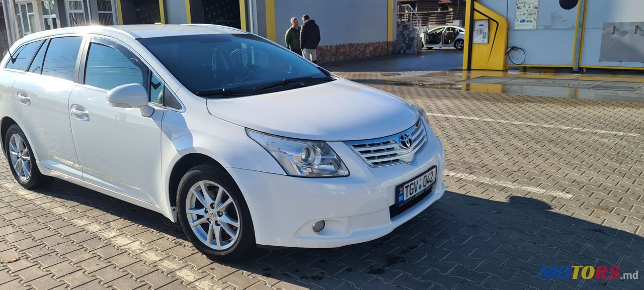 2011' Toyota Avensis photo #2