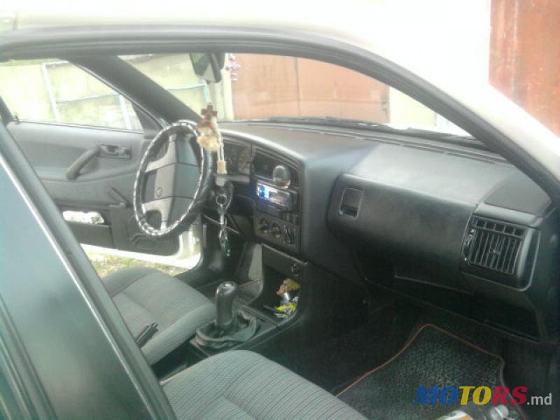 1992' Volkswagen Passat photo #3