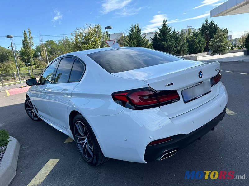 2021' BMW 5 Series photo #6