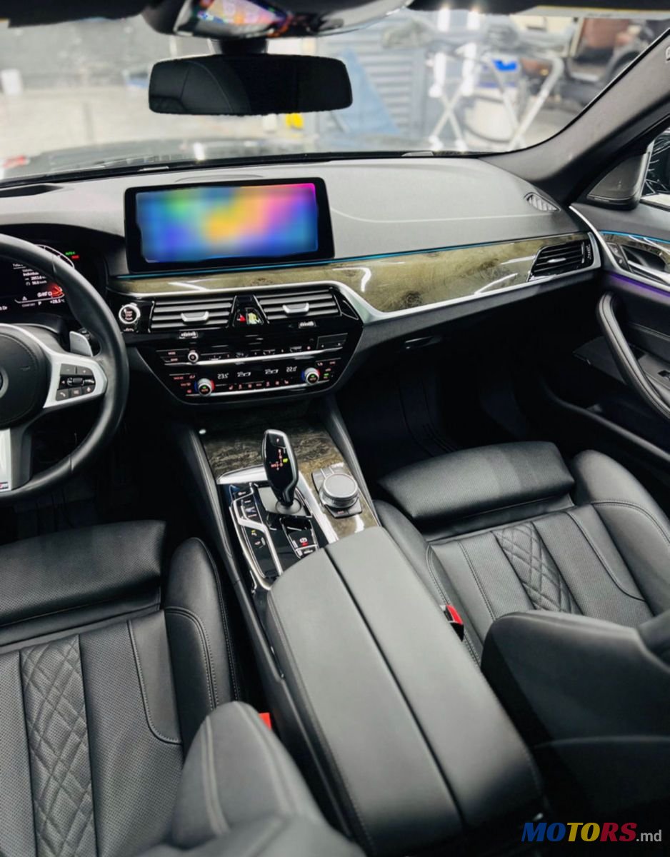 2020' BMW 5 Series photo #5