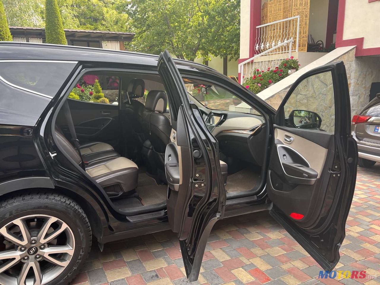 2014' Hyundai Santa Fe photo #5