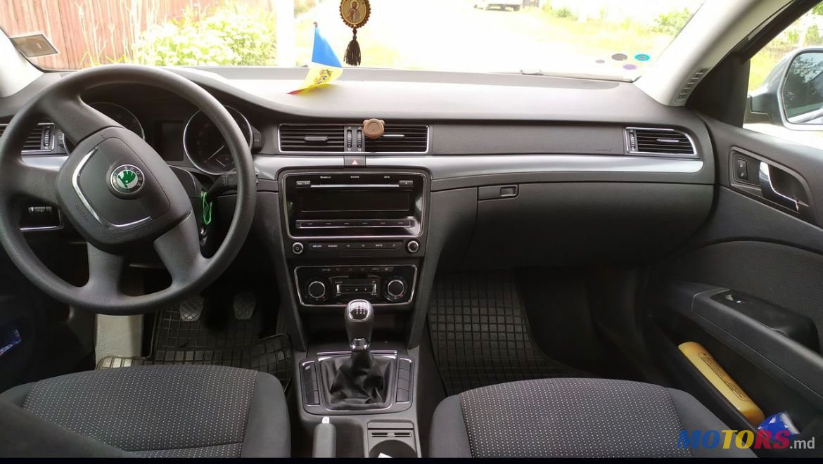 2013' Skoda Superb photo #5