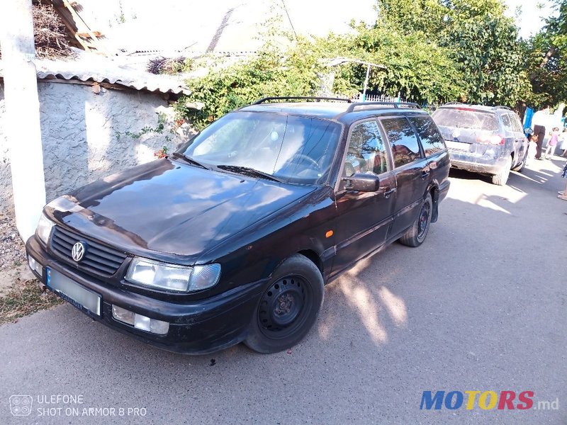 1995' Volkswagen Passat photo #1