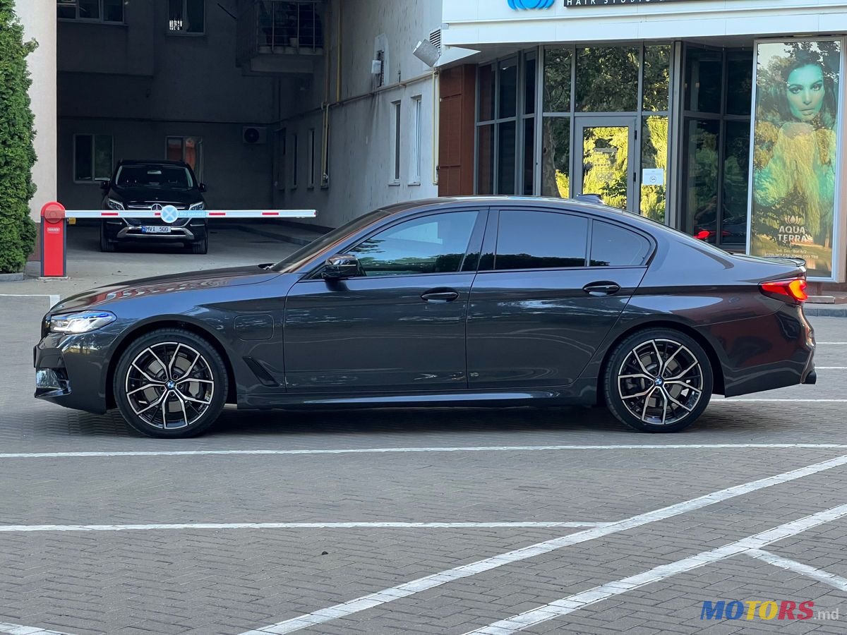 2017' BMW 5 Series photo #4