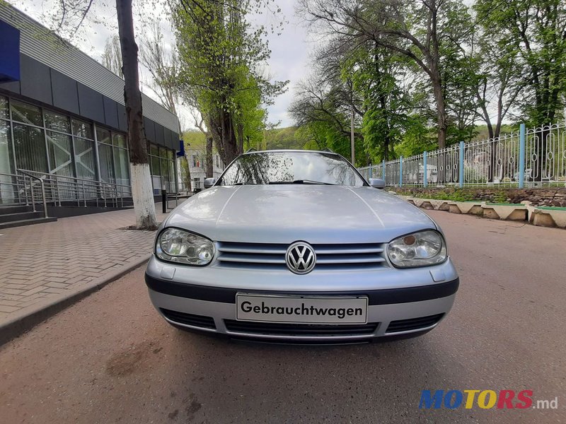 2001' Volkswagen Golf photo #1