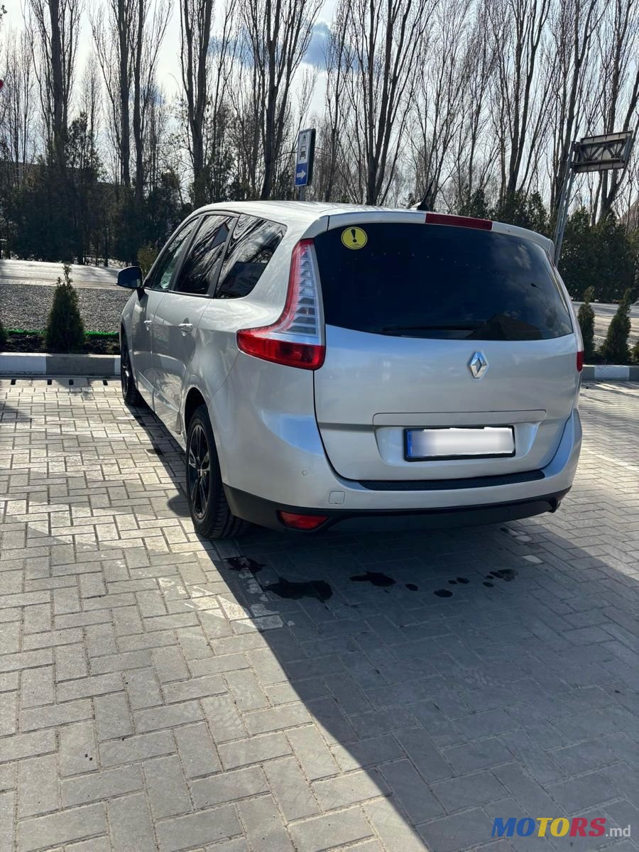 2014' Renault Grand Scenic photo #6