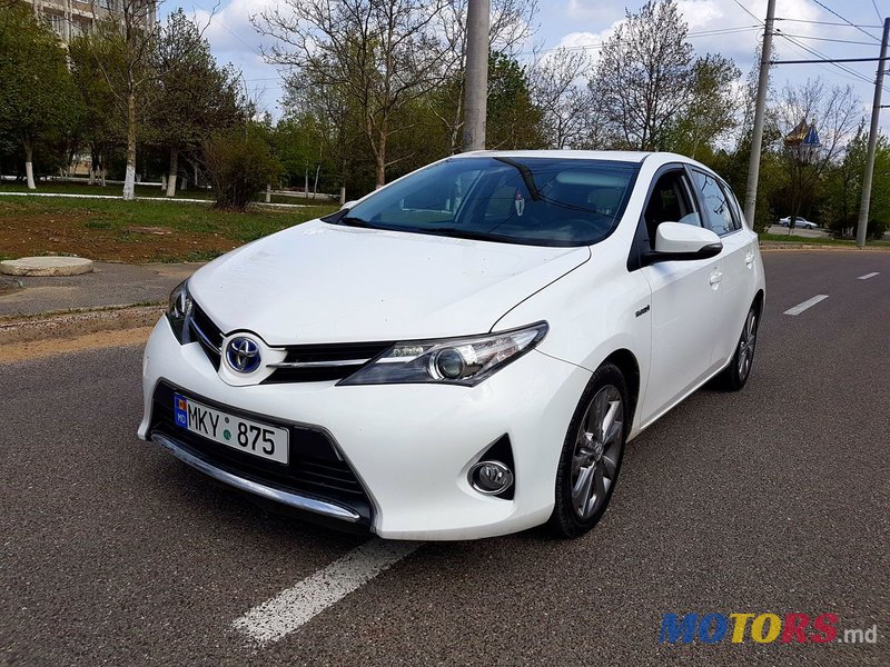 2013' Toyota Auris photo #2