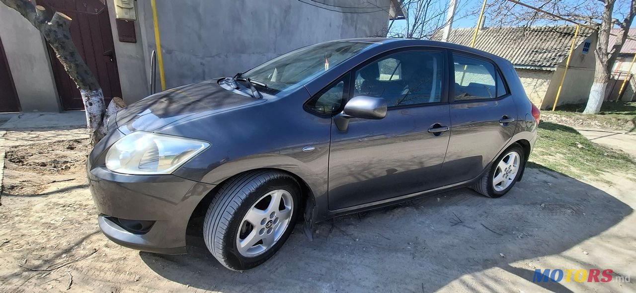 2009' Toyota Auris photo #2