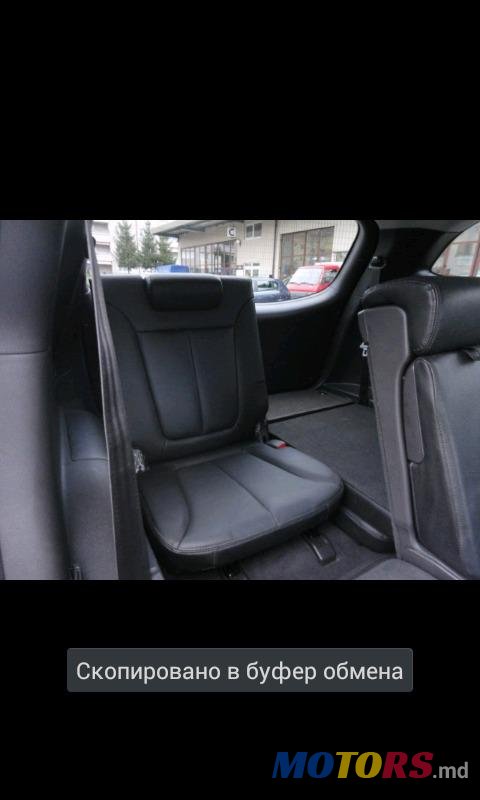 2011' Hyundai Santa Fe photo #5