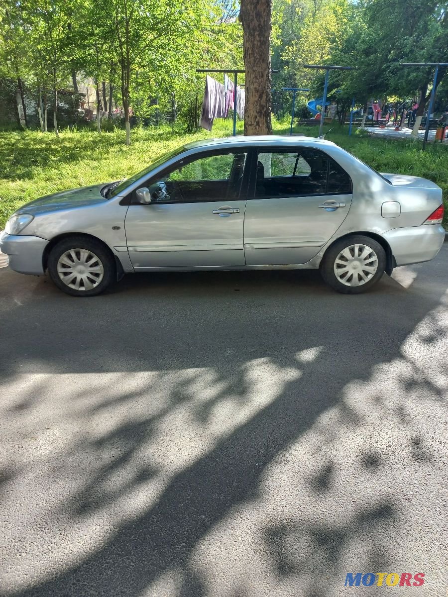 2005' Mitsubishi Lancer photo #4