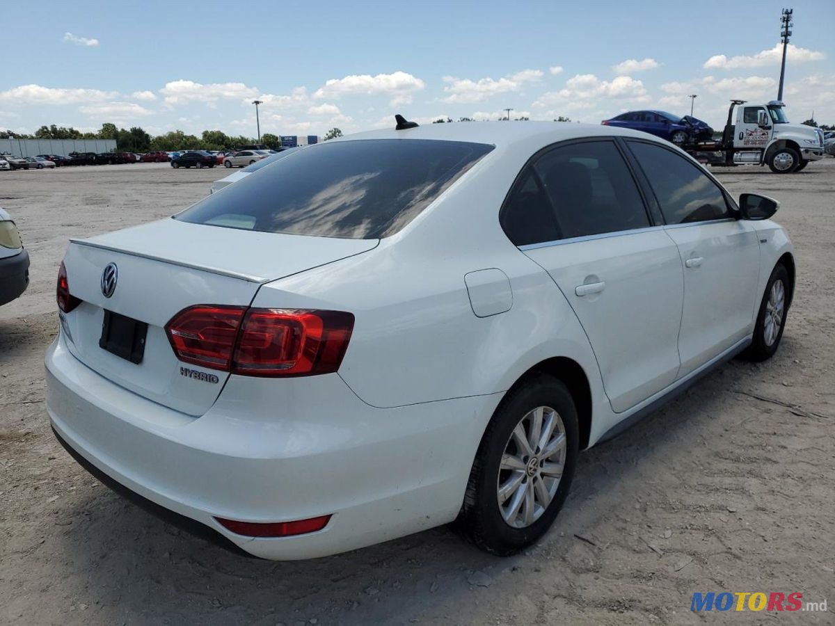 2013' Volkswagen Jetta photo #3