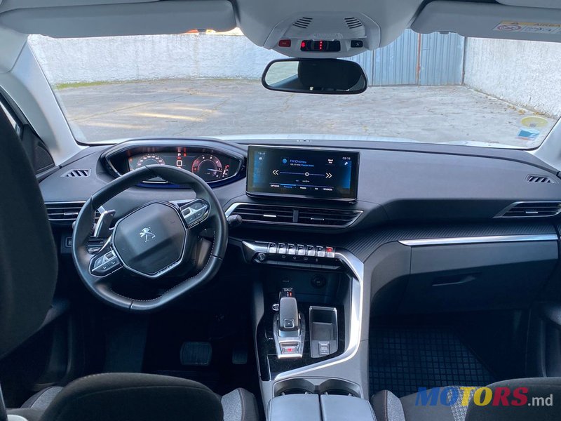 2020' Peugeot 3008 photo #2