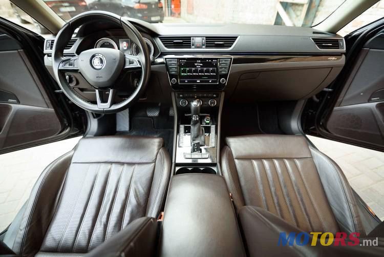 2016' Skoda Superb photo #4