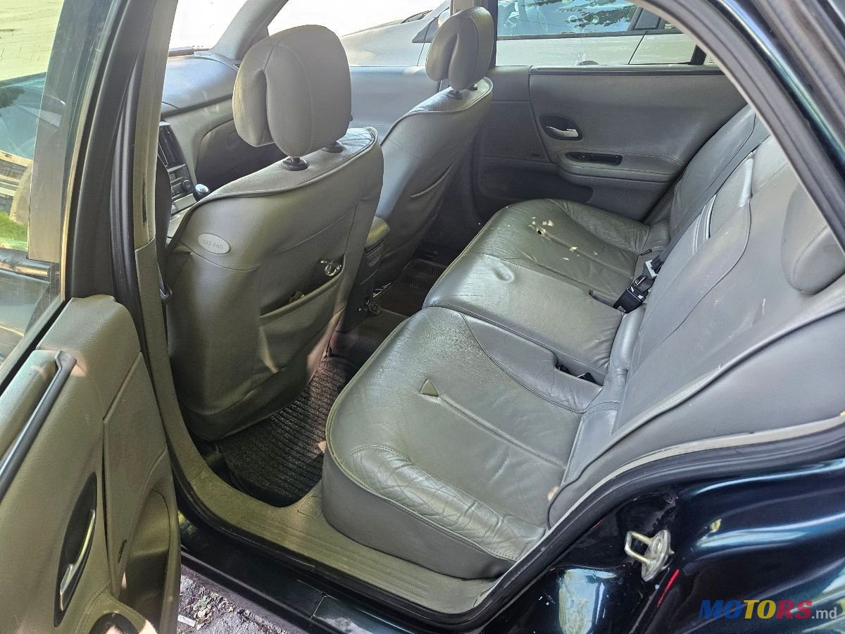 2004' Renault Laguna photo #5