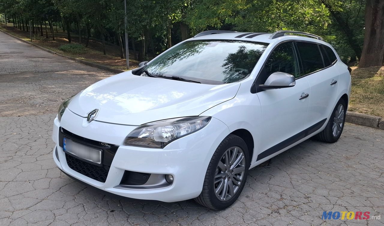 2010' Renault Megane photo #2