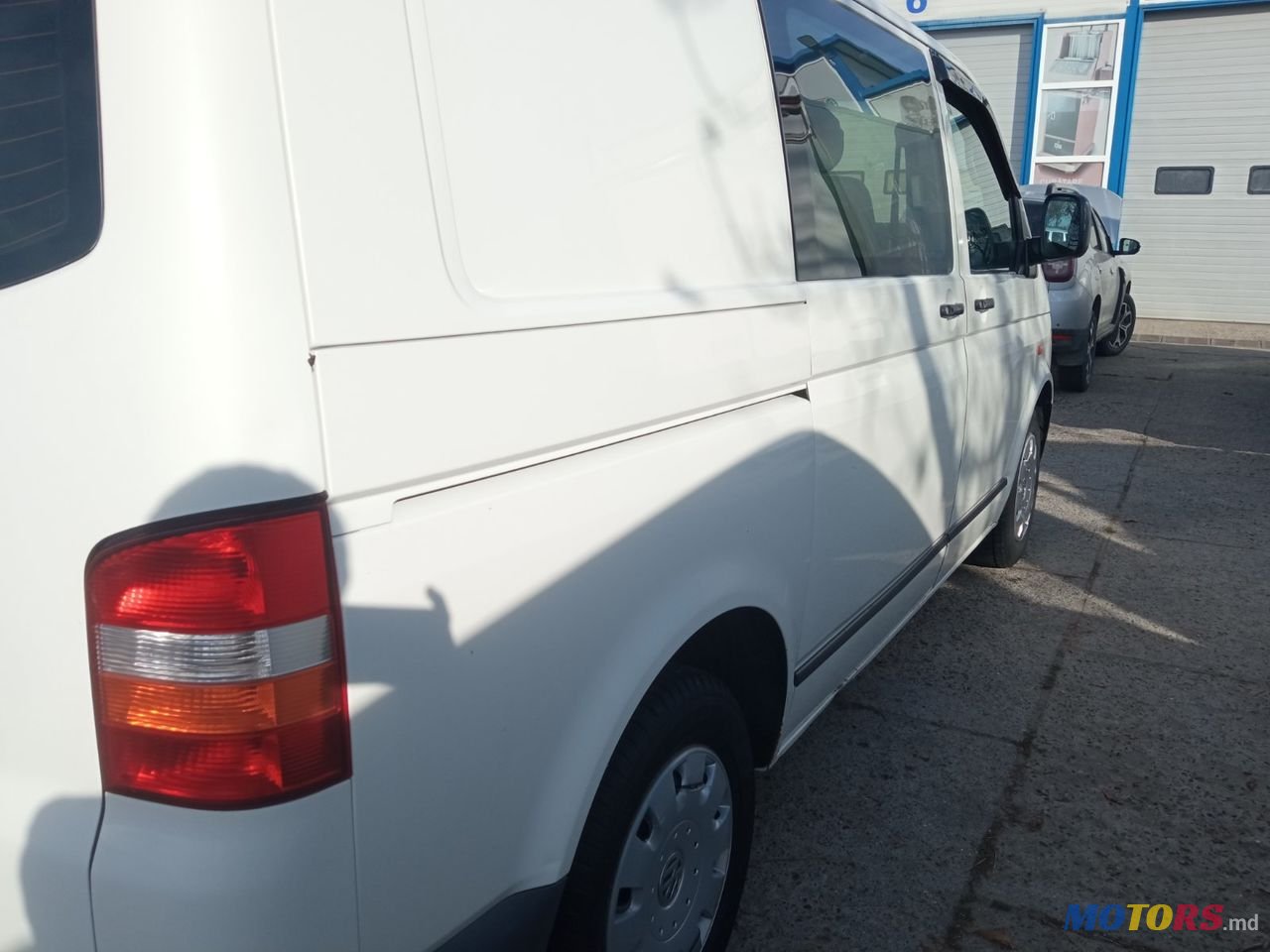 2004' Volkswagen Transporter photo #3