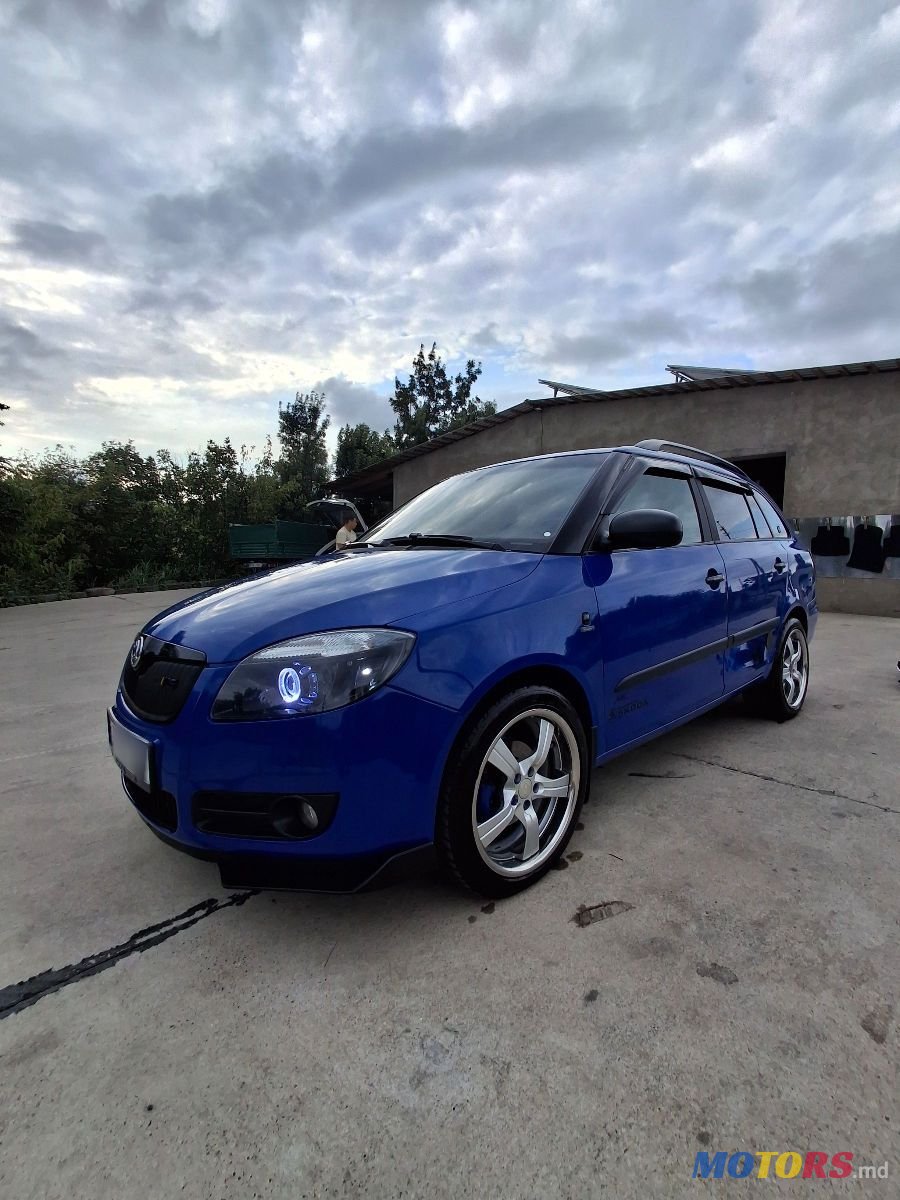 2009' Skoda Fabia photo #3