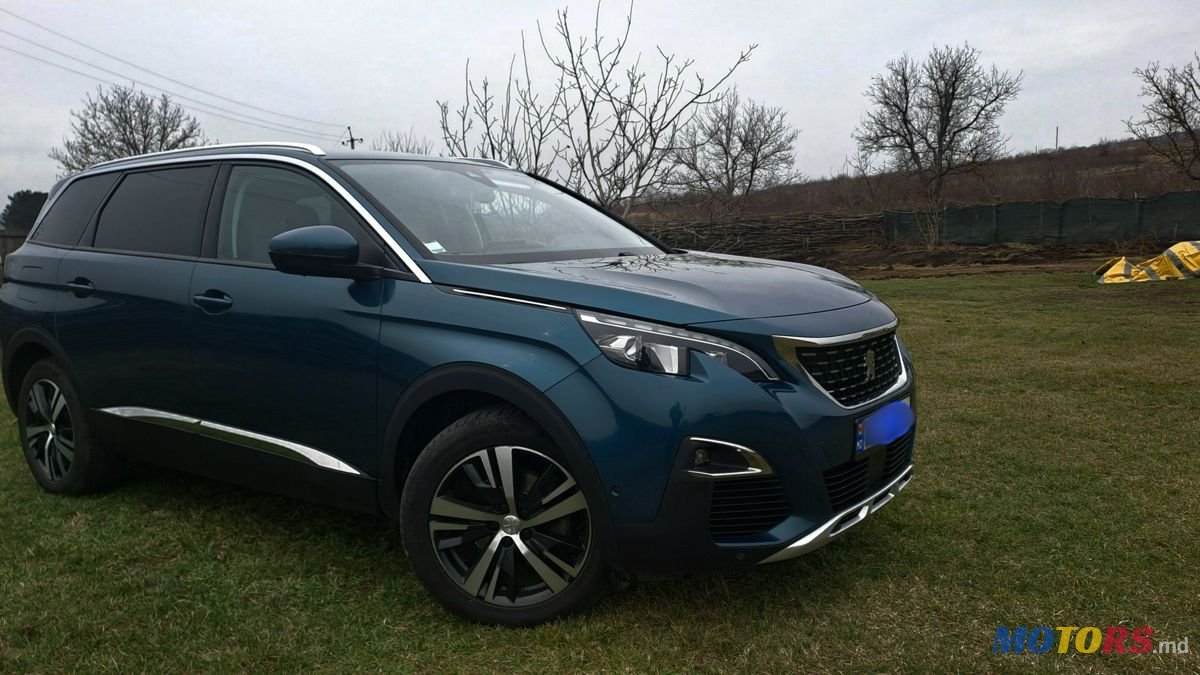 2020' Peugeot 5008 photo #1
