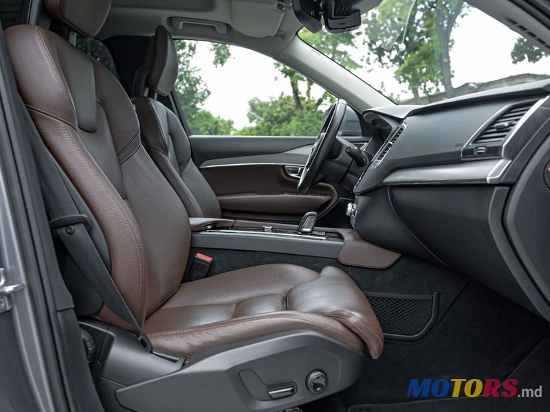 2019' Volvo XC90 photo #6