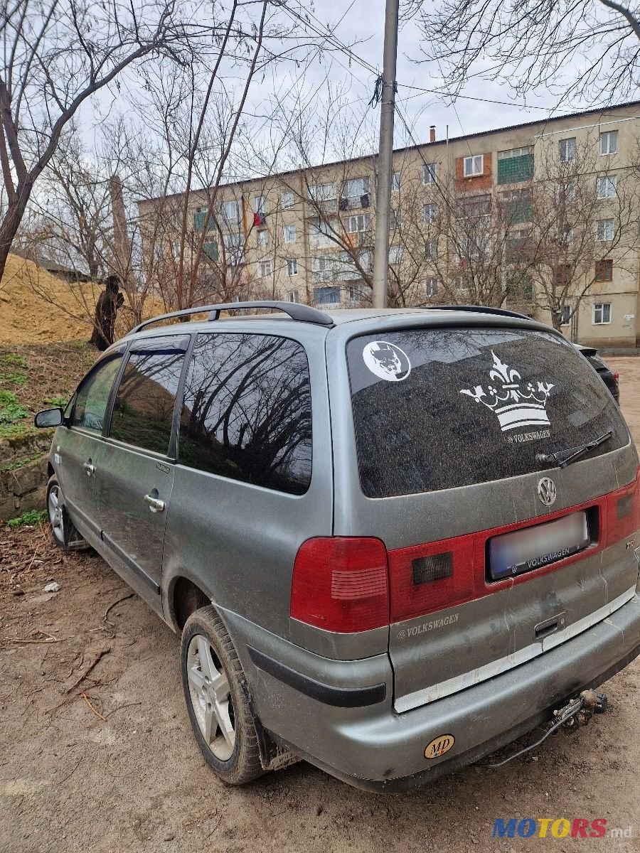 2002' Volkswagen Sharan photo #2