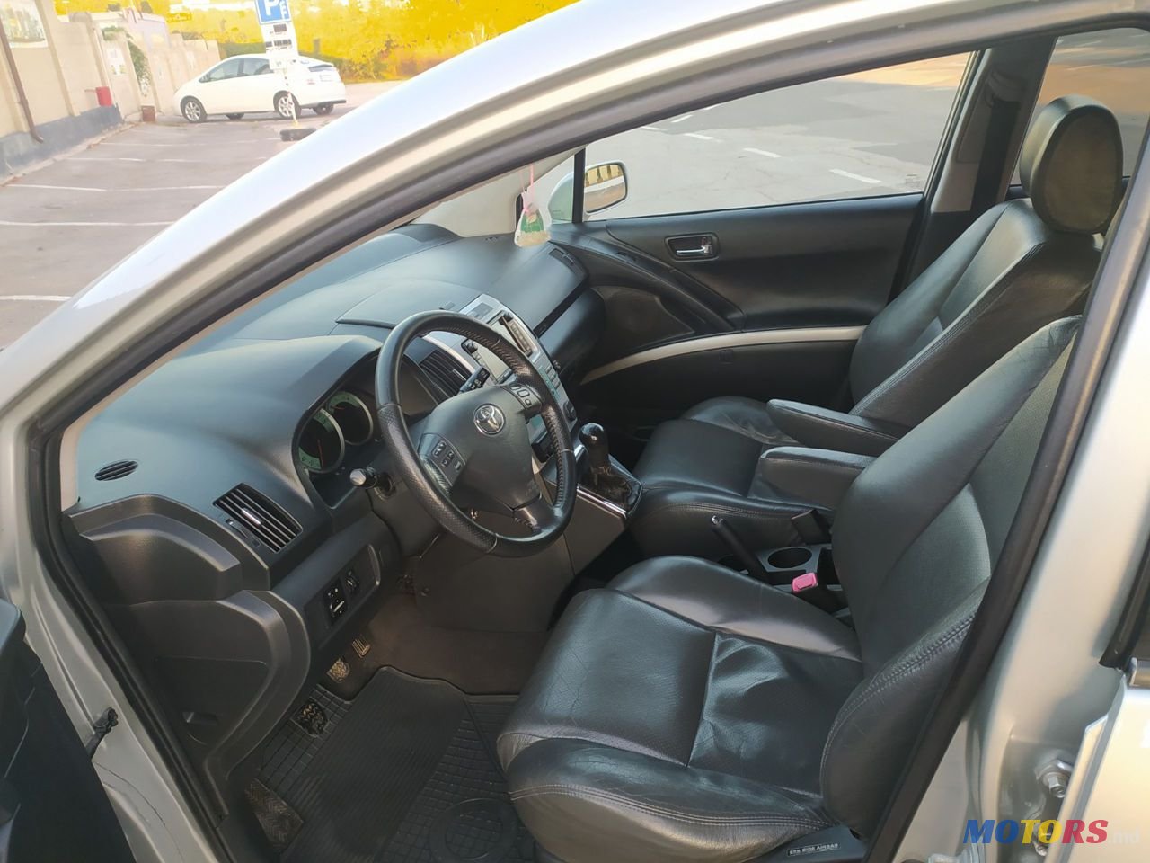 2007' Toyota Corolla Verso photo #3