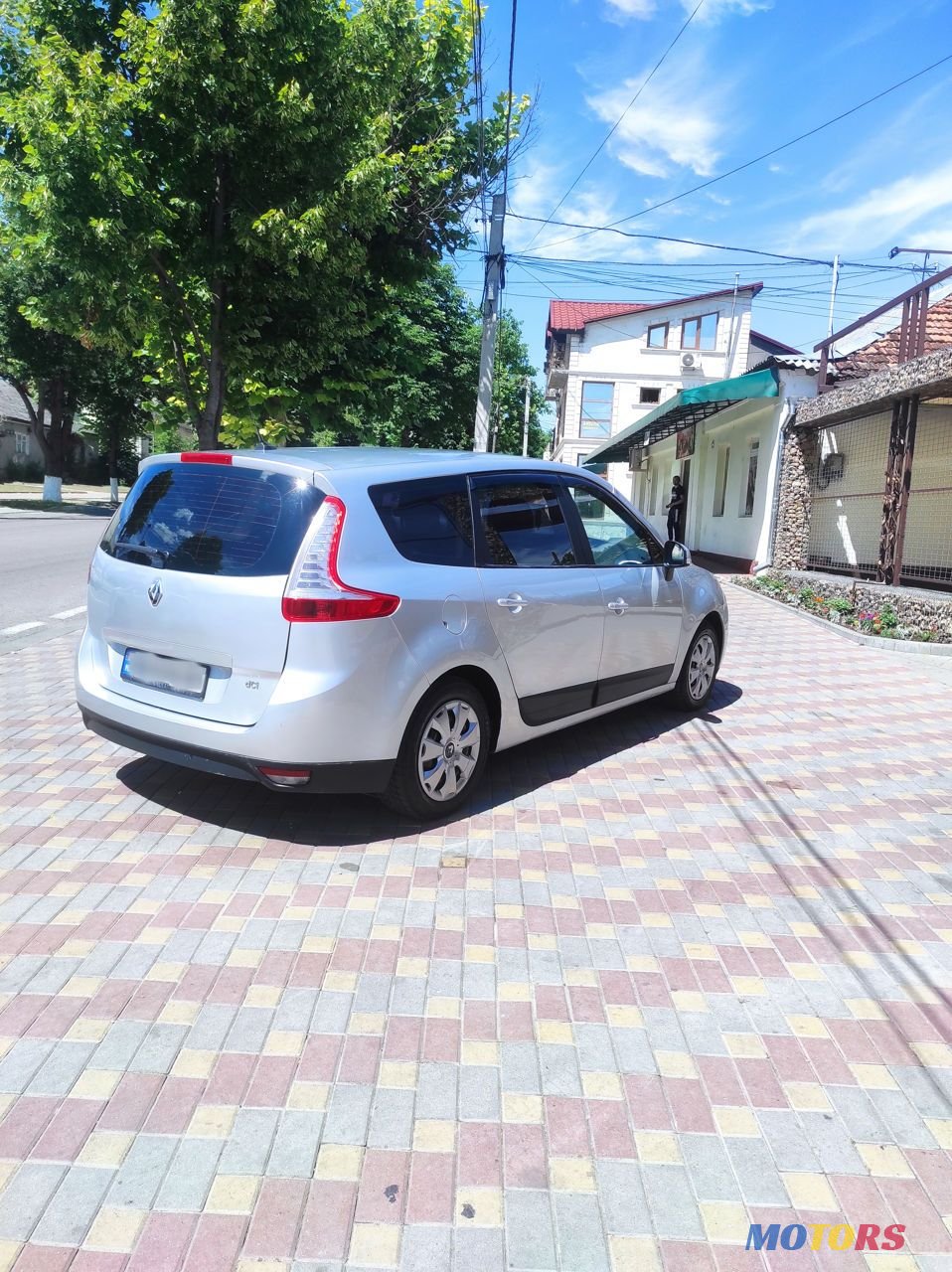 2010' Renault Grand Scenic photo #4