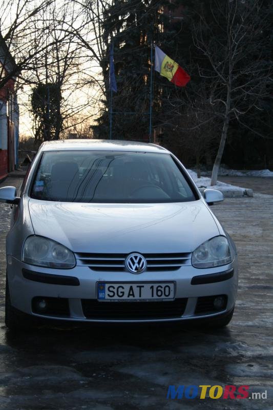2004' Volkswagen Golf photo #1