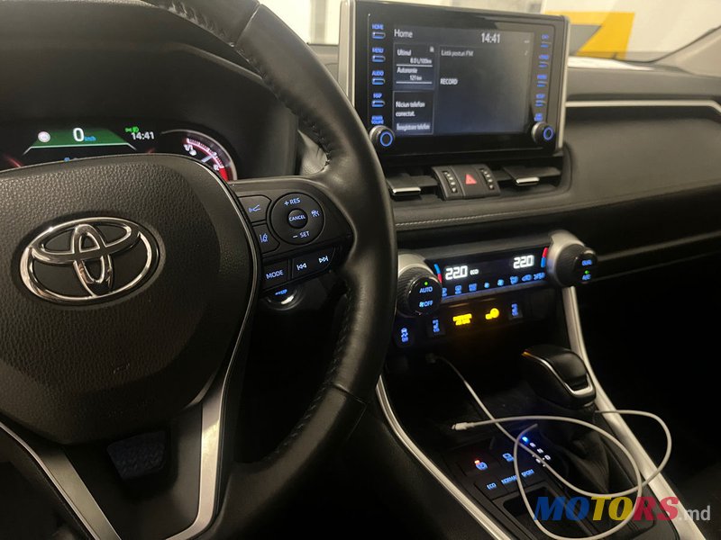 2021' Toyota RAV4 photo #4