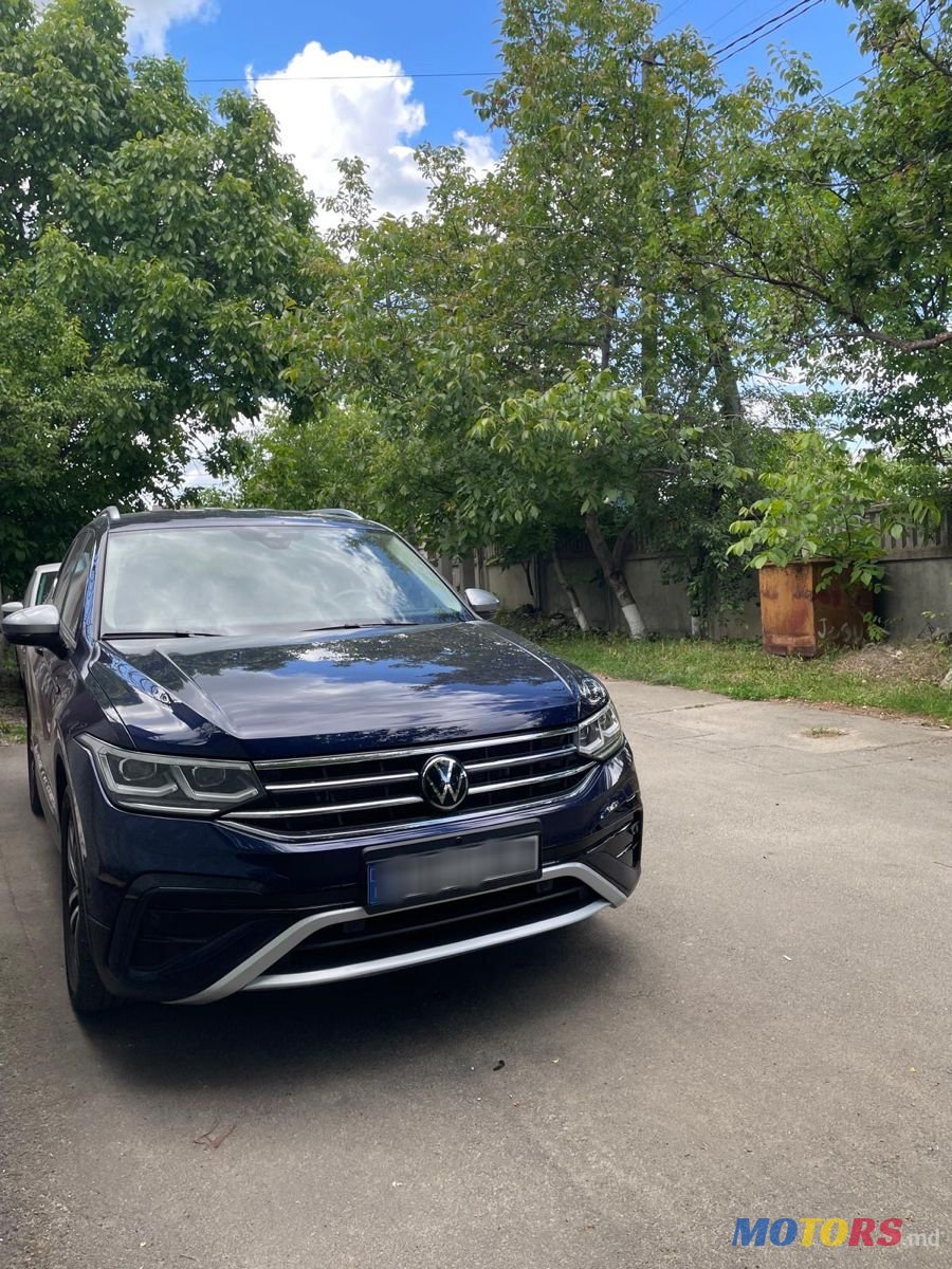 2023' Volkswagen Tiguan photo #3