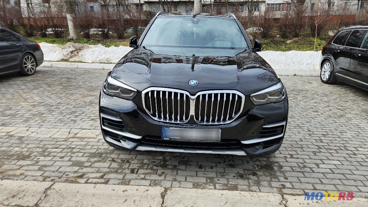 2023' BMW X5 photo #2