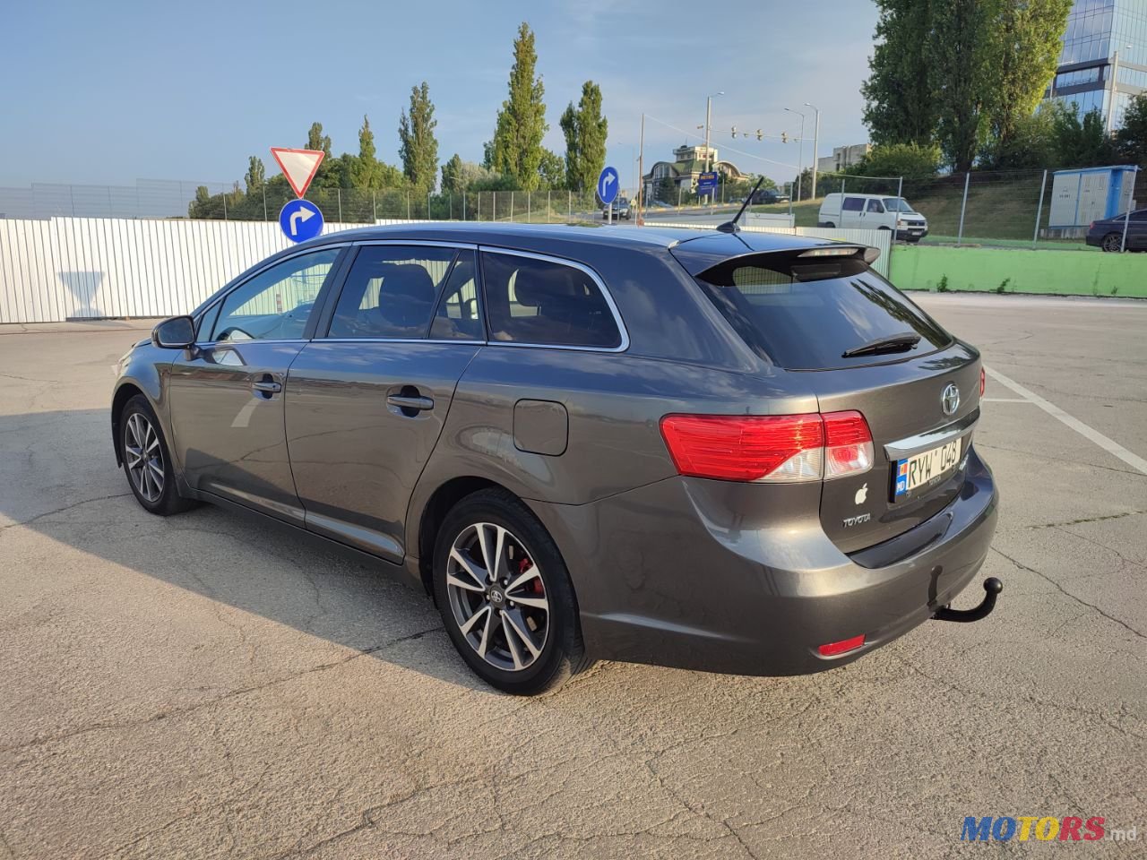 2013' Toyota Avensis photo #5